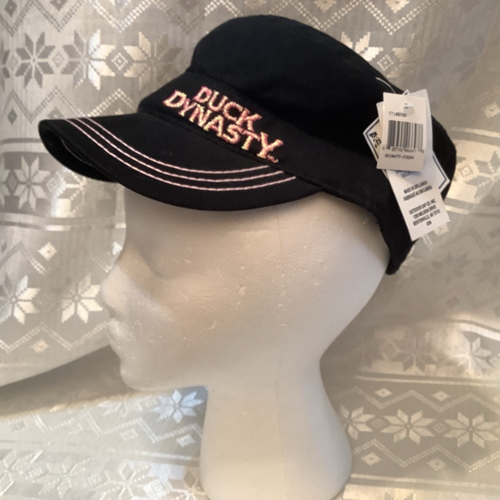 A&E Duck Dynasty Cap Women’s O/S Cotton Pink Stitching On Black